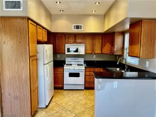 Photo #4: 2549876 Listing