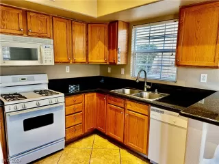 Photo #5: 2549876 Listing