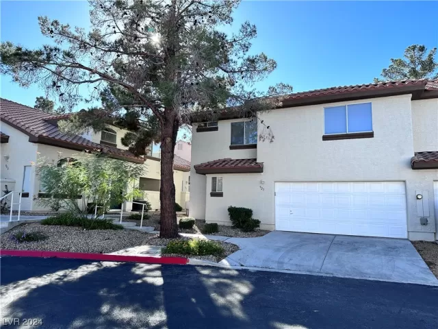 MLS: 2549896 Condo For Sale