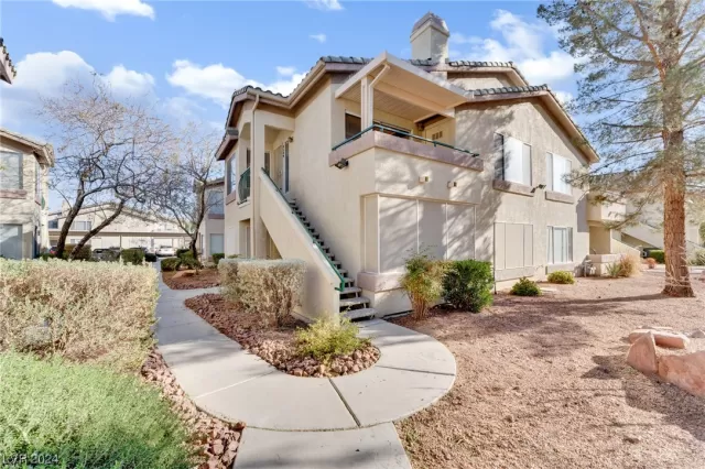 MLS: 2549923 Condo For Sale