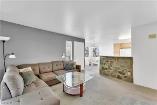 Photo #2: 2549923 Listing 