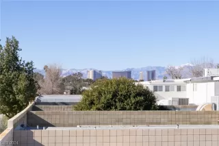 Photo #2: 2549925 Listing