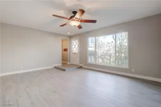 Photo #6: 2549925 Listing