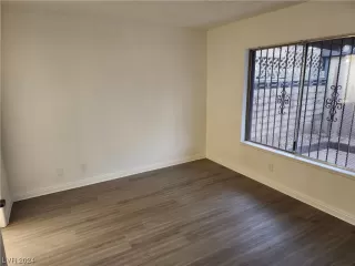 Photo #3: 2549944 Listing 