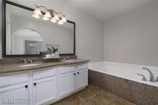 Photo #5: 2549953 Listing 