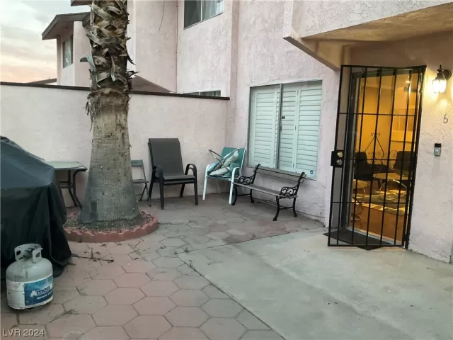 MLS: 2549961 Condo For Sale