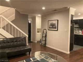 Photo #4: 2549961 Listing 