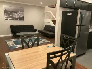 Photo #5: 2549961 Listing 