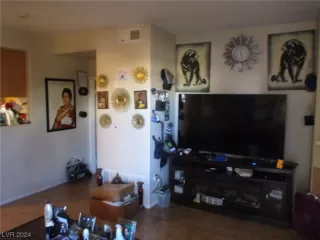 Photo #2: 2549968 Listing