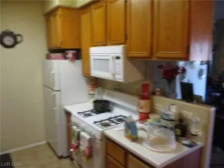 Photo #6: 2549968 Listing