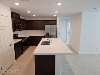 Photo #3: 2549986 Listing 