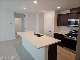 Photo #6: 2549986 Listing 
