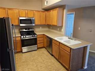 Photo #6: 2549999 Listing 