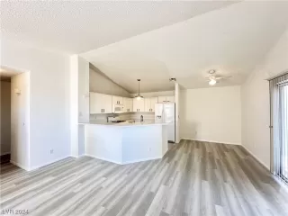 Photo #3: 2550031 Listing