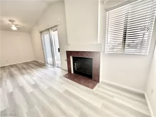 Photo #4: 2550031 Listing