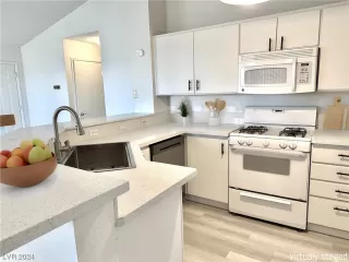 Photo #5: 2550031 Listing