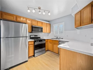 Photo #3: 2550032 Listing 