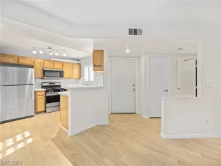 Photo #4: 2550032 Listing 