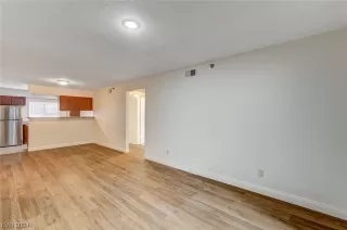 Photo #4: 2550042 Listing 