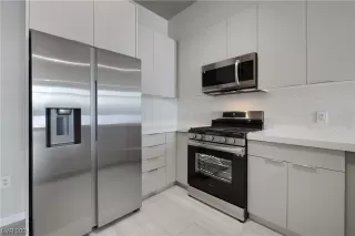 Photo #2: 2550083 Listing