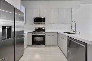 Photo #3: 2550083 Listing