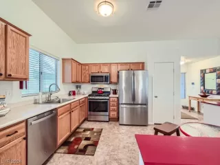 Photo #4: 2550097 Listing