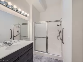 Photo #6: 2550097 Listing