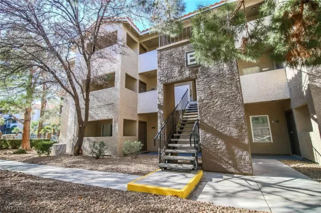 MLS: 2550113 Condo For Sale