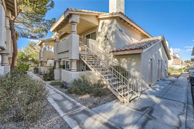 MLS: 2550151 Condo For Sale