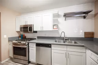 Photo #6: 2550156 Listing