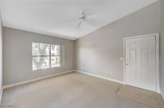 Photo #5: 2550162 Listing