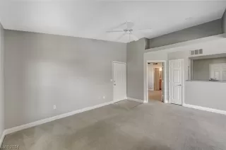 Photo #6: 2550162 Listing