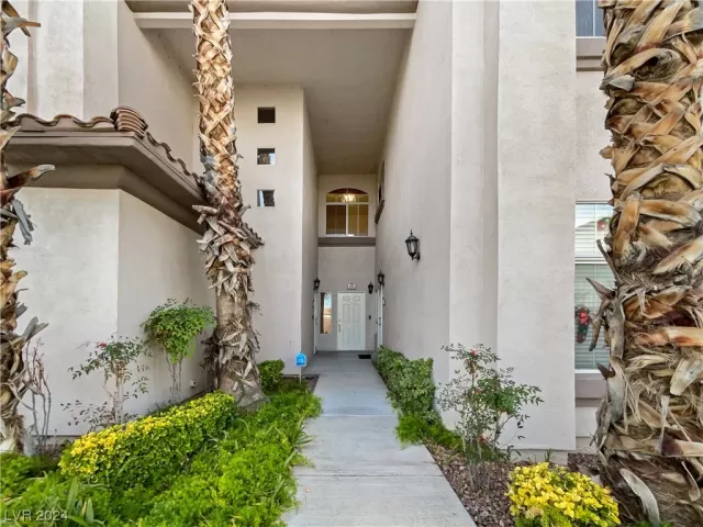 MLS: 2550174 Condo For Sale