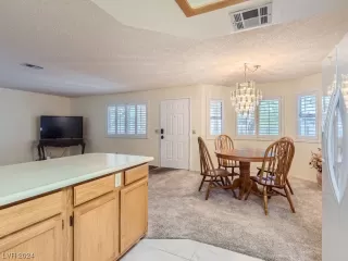 Photo #5: 2550182 Listing