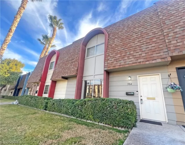 MLS: 2550193 Condo For Sale