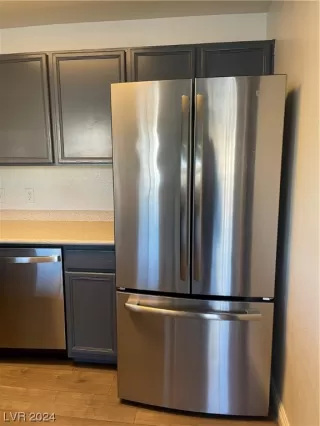 Photo #2: 2550203 Listing