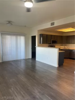 Photo #4: 2550203 Listing