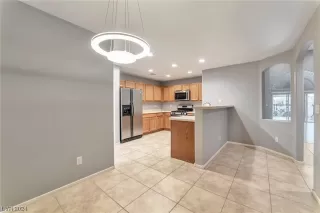 Photo #3: 2550208 Listing 