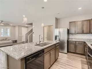 Photo #6: 2550223 Listing