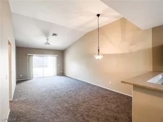 Photo #1: 2550238 Listing 