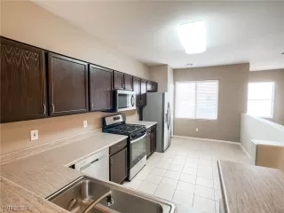 Photo #2: 2550238 Listing 