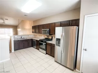 Photo #3: 2550238 Listing 