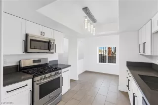 Photo #1: 2550241 Listing 