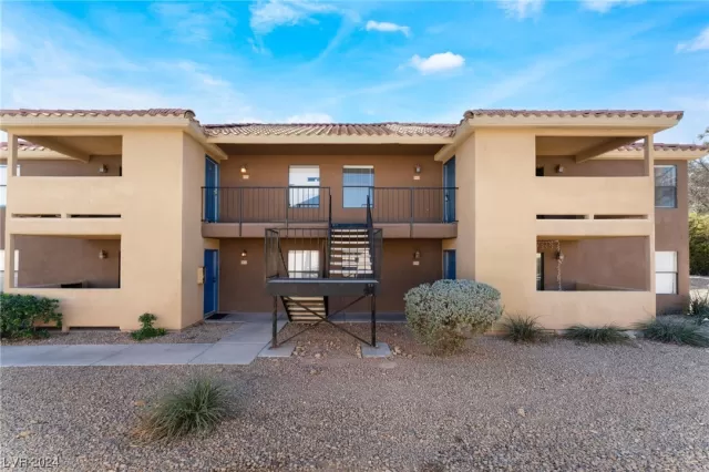 MLS: 2550266 Condo For Sale