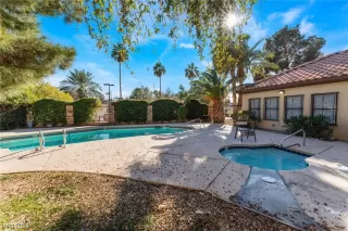 Photo #2: 2550266 Listing