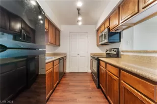 Photo #3: 2550266 Listing