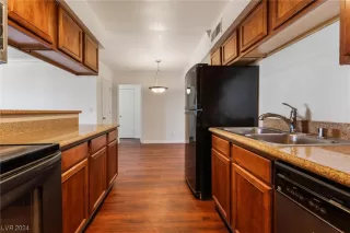 Photo #4: 2550266 Listing