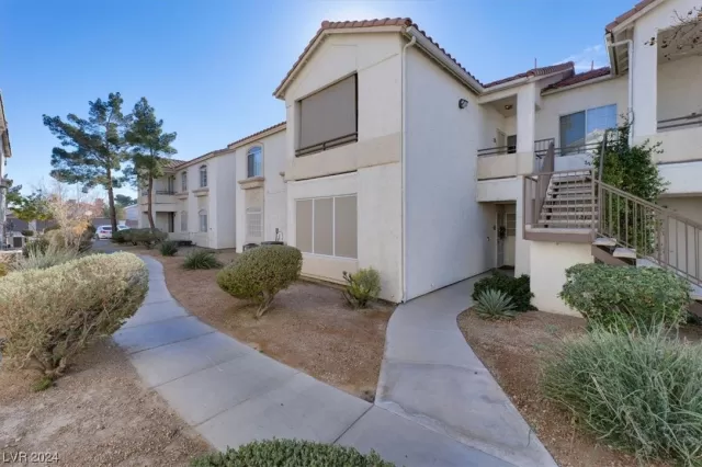 MLS: 2550272 Condo For Sale