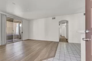 Photo #2: 2550272 Listing 