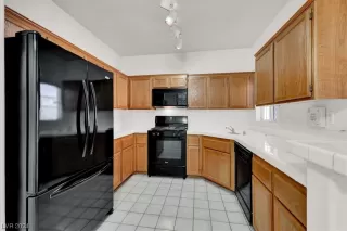 Photo #5: 2550272 Listing 